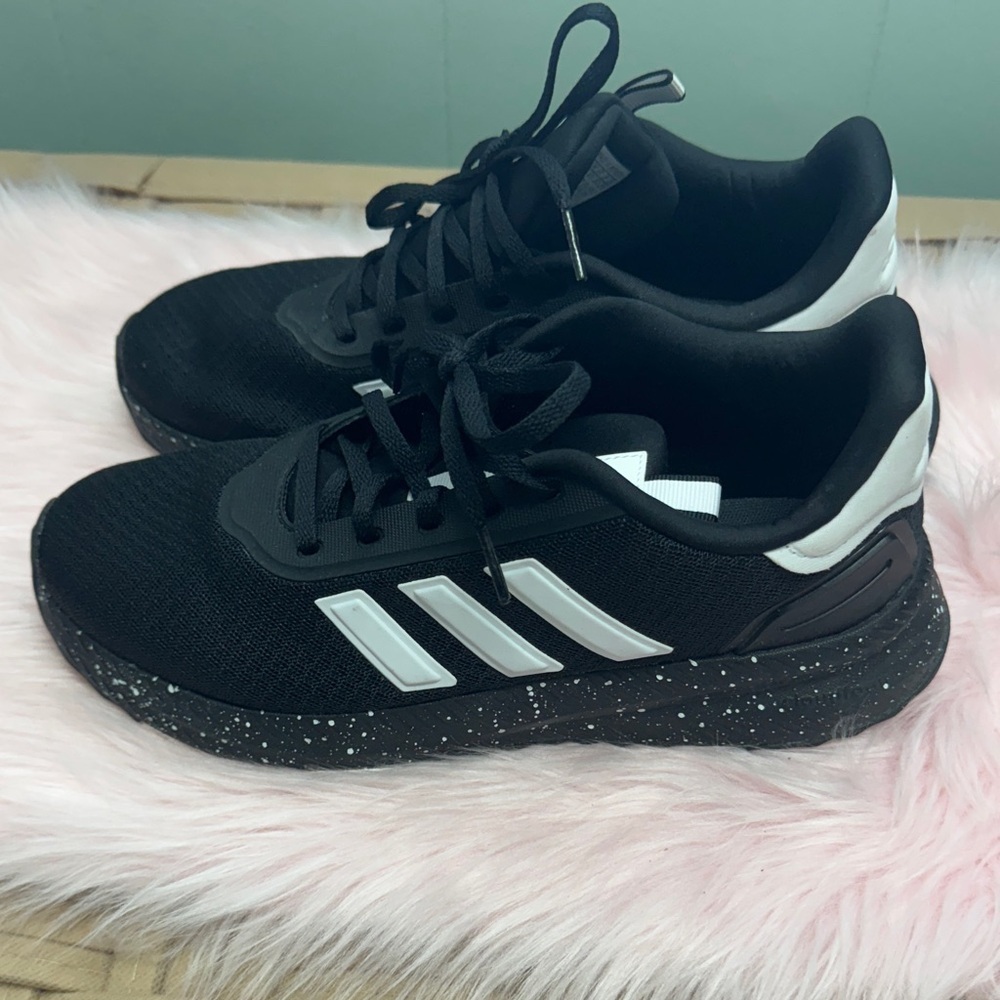 adidas Black and White mens  Shoes LIKE NEW
